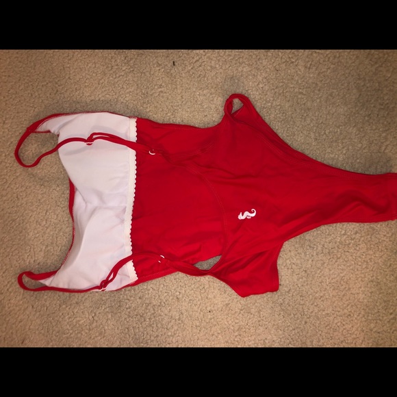 Red cute out one piece - Picture 2 of 3